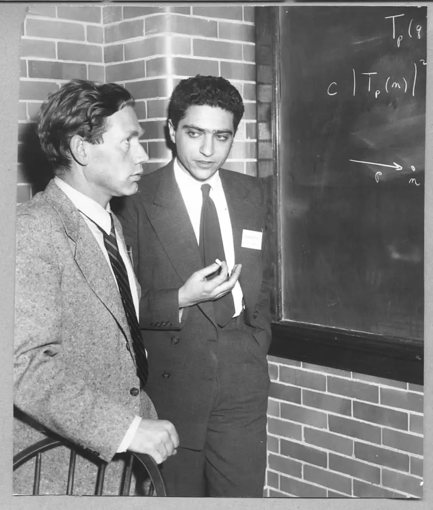 Immagine di Oreste Piccioni in laboratorio